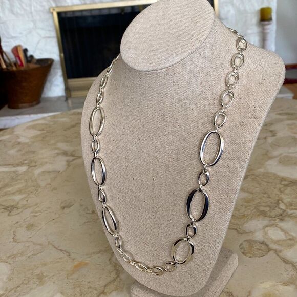 Crown Trifari Oval Link Modernist Silver Tone Necklace - Picture 3 of 9